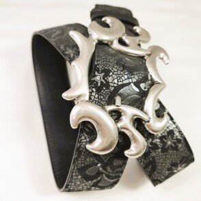 Ceinture reversible femme Motif dentelle fleur noire fond argenté / Noir